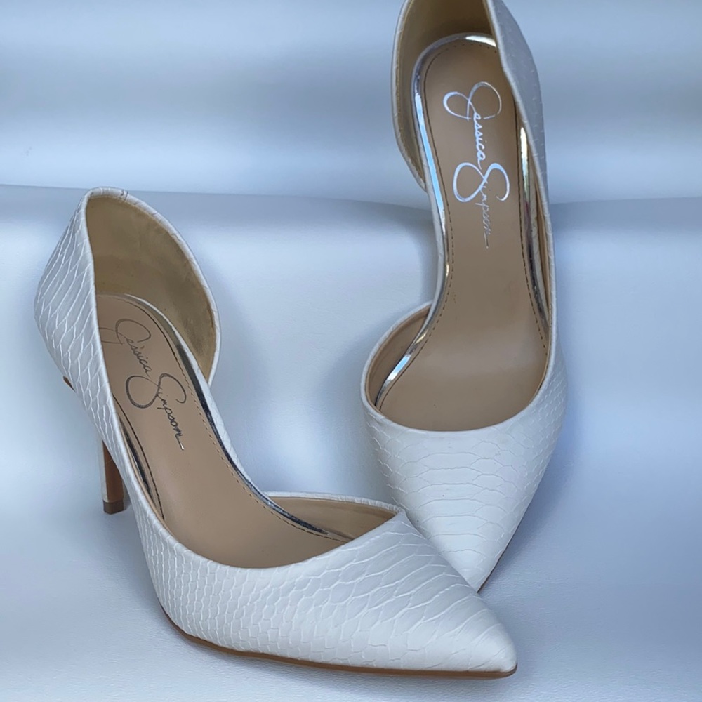 White Pump